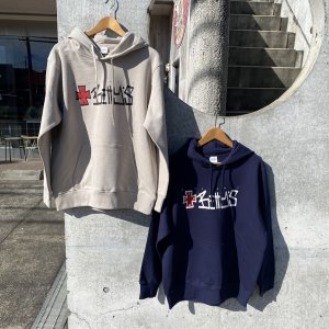 画像1: 【24/25 TRIMOFF別注カラー】Pineaple BETTY'S DD PO.HOODIE（2color/2size）