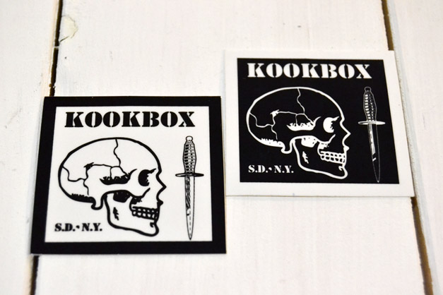 画像1: KOOKBOX スクエアー・スモールステッカー（２カラー）